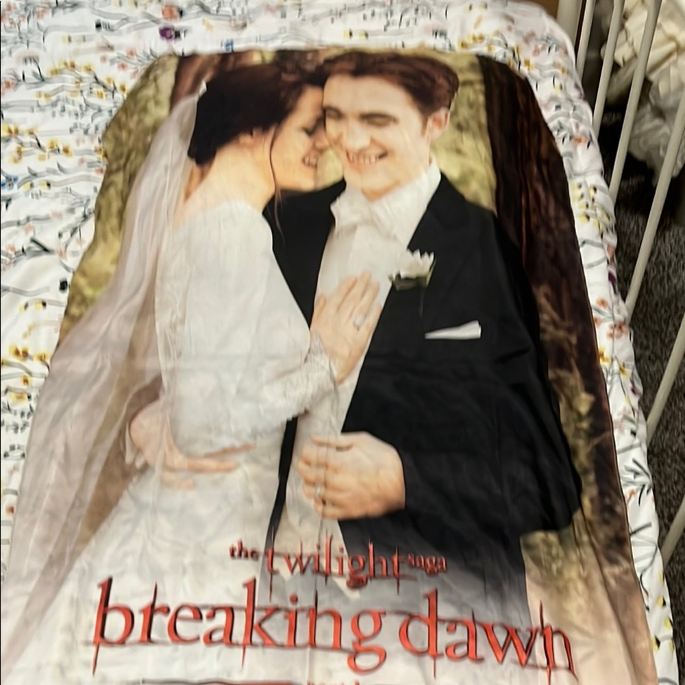 Twilight Saga Breaking Dawn Blanket